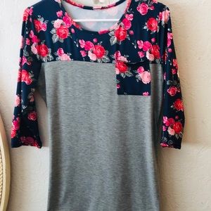 🦋WISH -Womens 3/4 Sleeve Floral Top